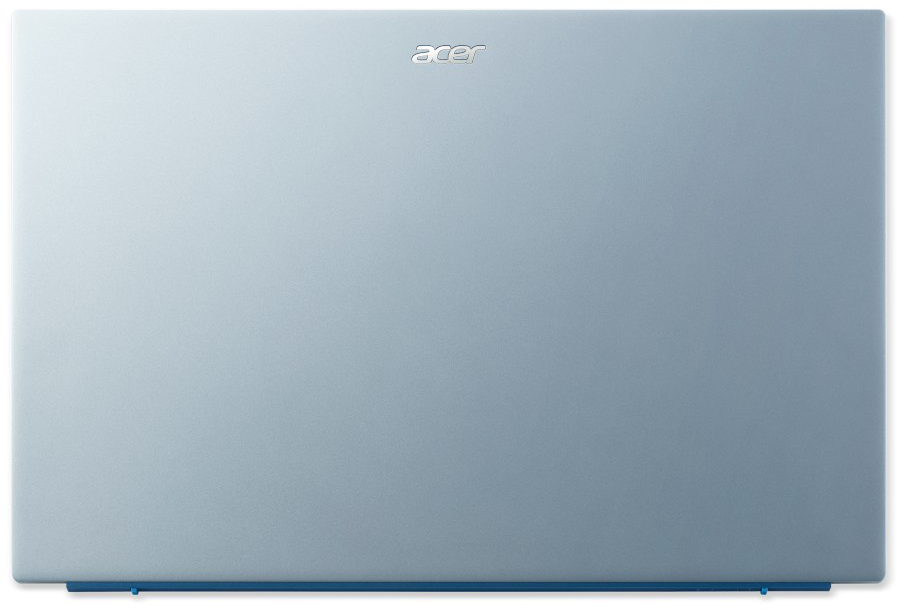 Egy zárt, világoskék Acer laptop, felül középen Acer logóval.