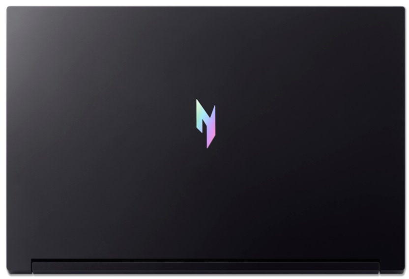 Zárt fekete laptop csillogó "N" logóval a fedélen.