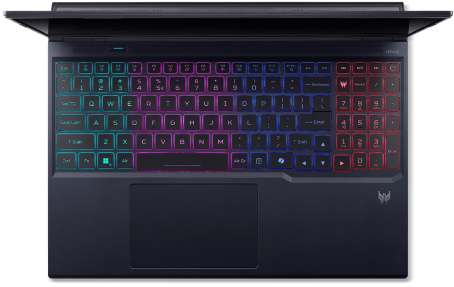 Sötétkék laptop kék, lila és piros színű világítással a billentyűzeten.