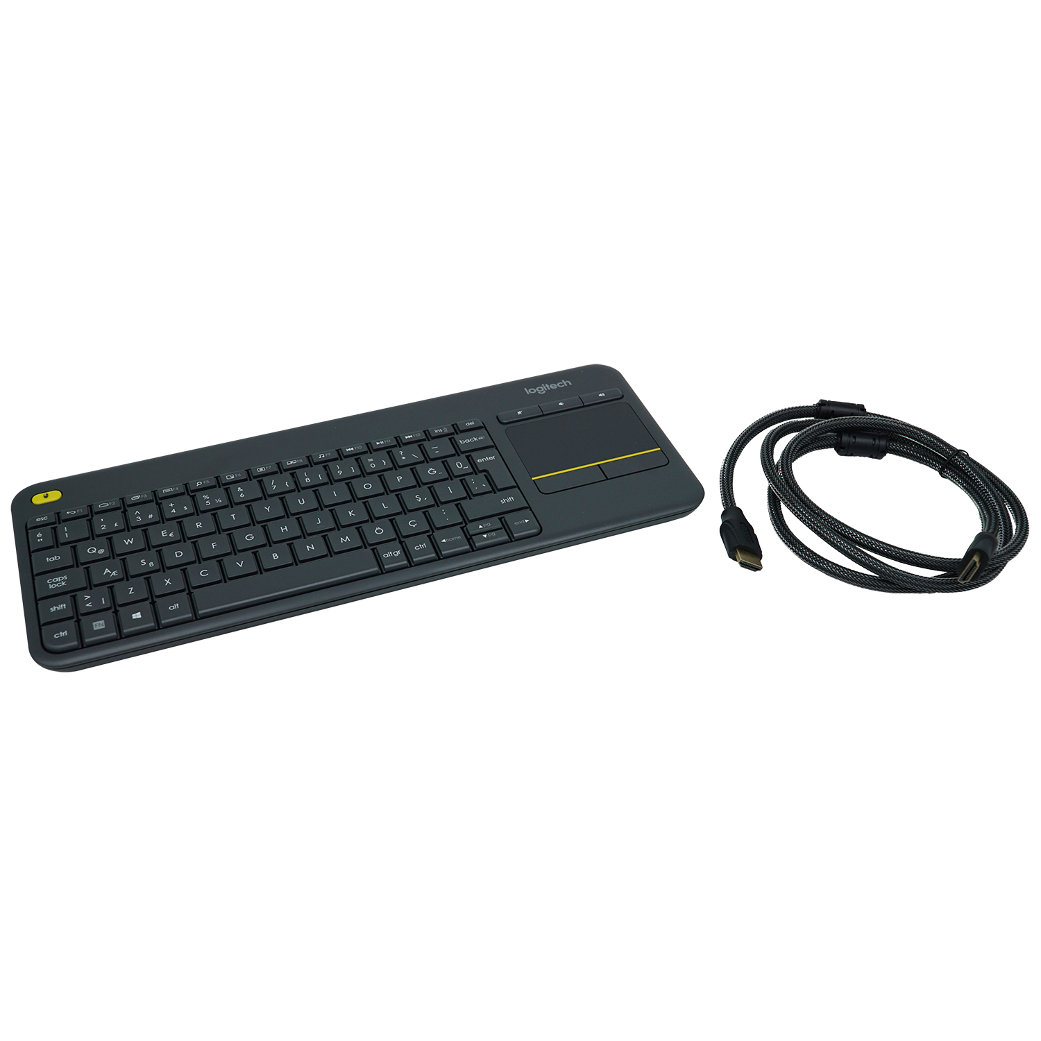 Dokunmatik yüzeyli siyah Logitech klavye ve HDMI konektörlü siyah kablo.