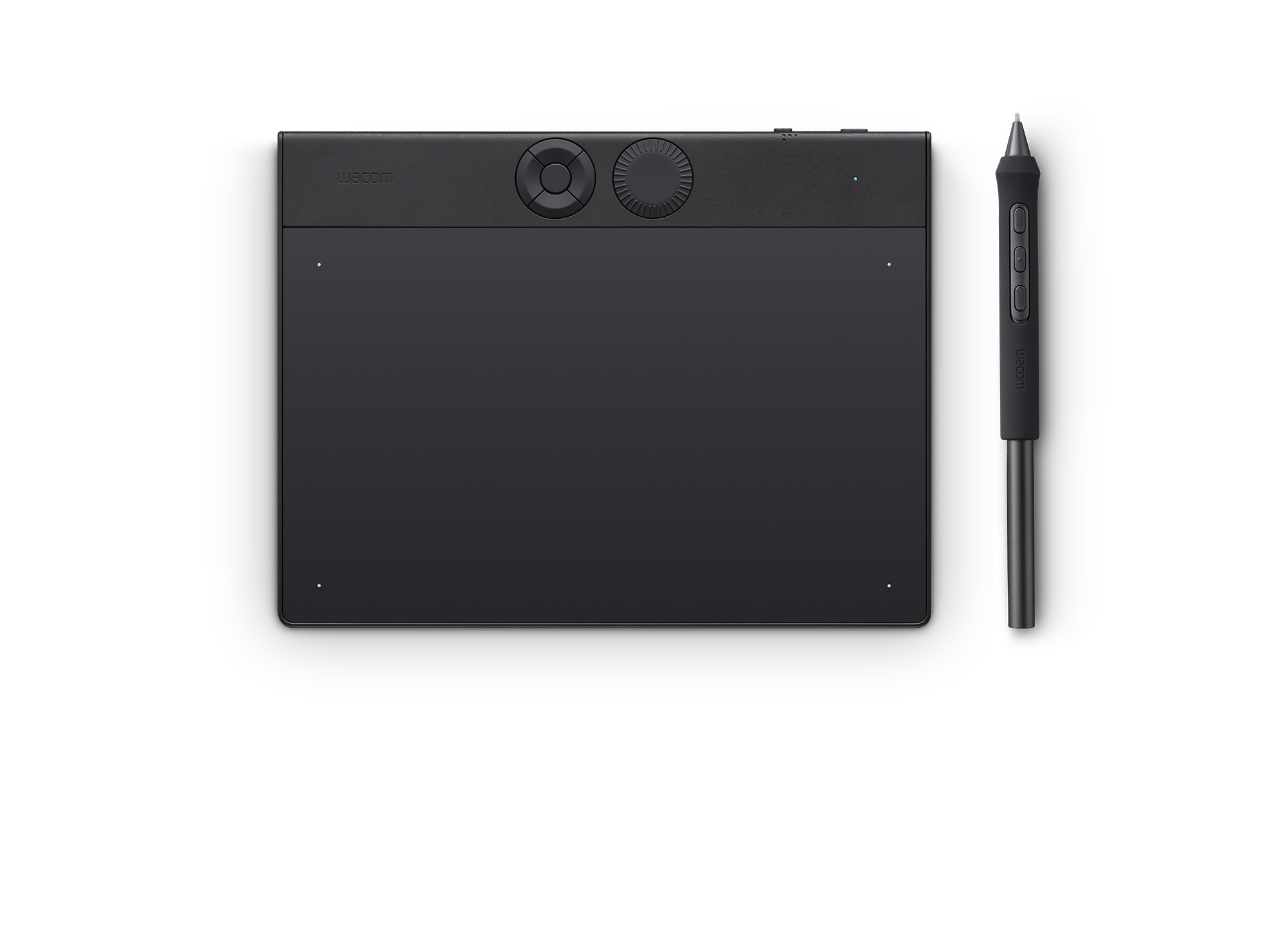 Schwarzes Grafiktablett mit Stift, Wacom-Logo und Reglern.