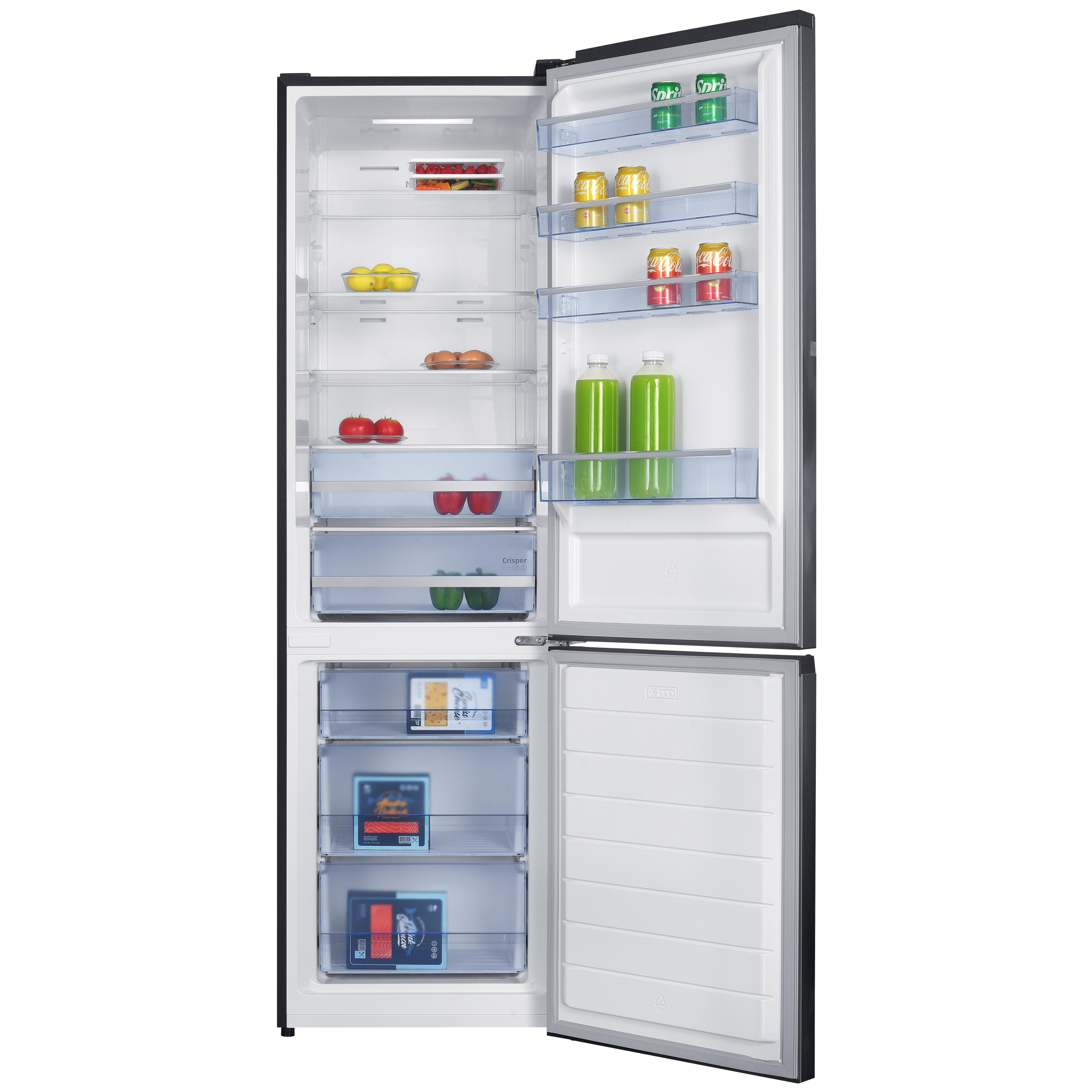 Offener Kühlschrank mit Lebensmitteln wie Obst, Eiern, Getränken und gefrorenen Lebensmitteln.