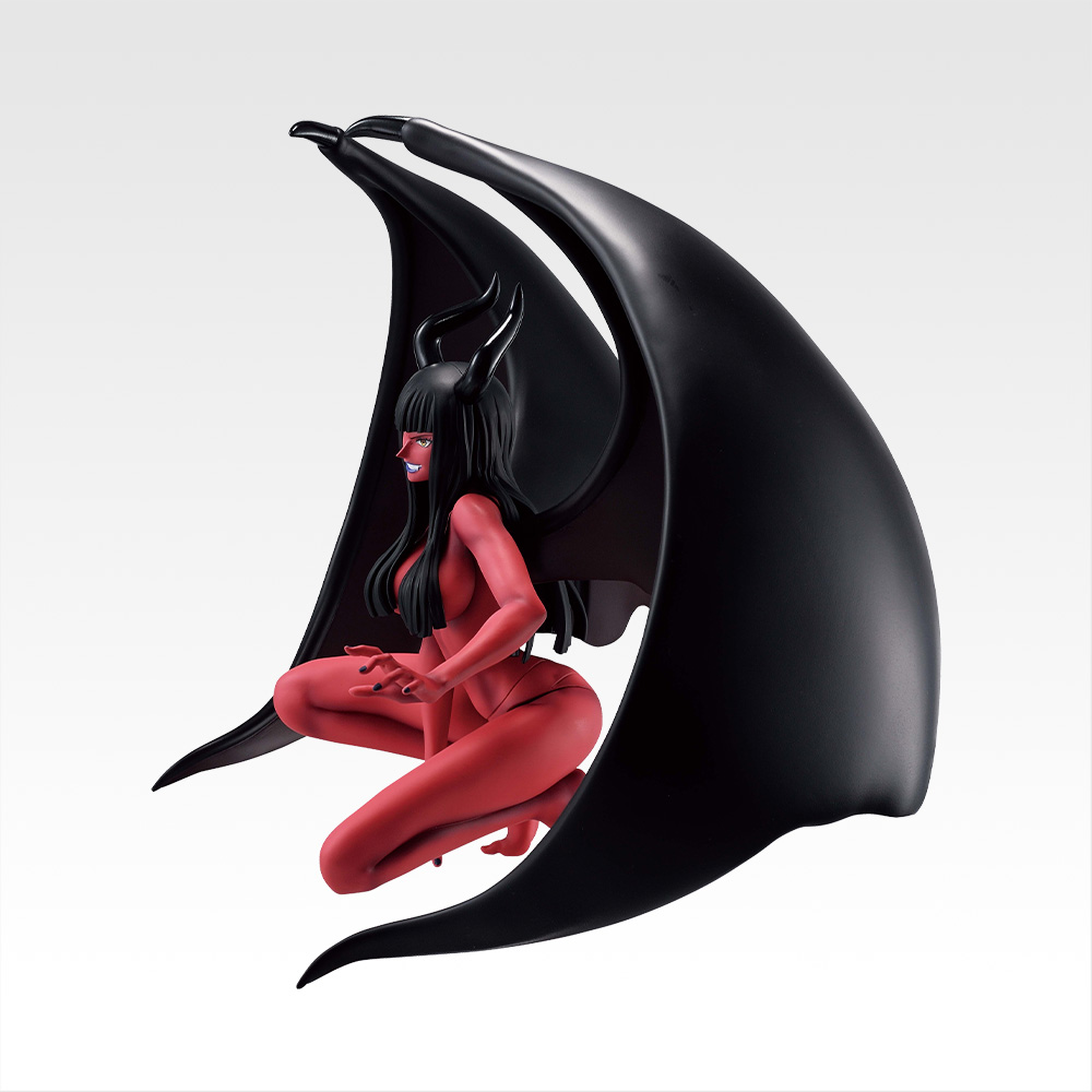 Un demonio rojo con pelo negro y cuernos se agacha con alas negras.