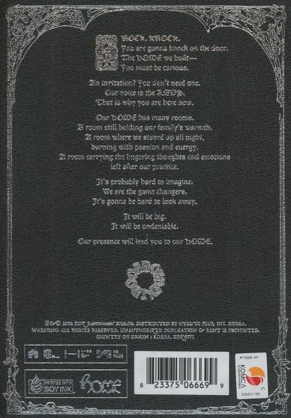 Schwarzer Hintergrund mit silbernem Text und einer Grafik einer Glocke und eines Kreises.