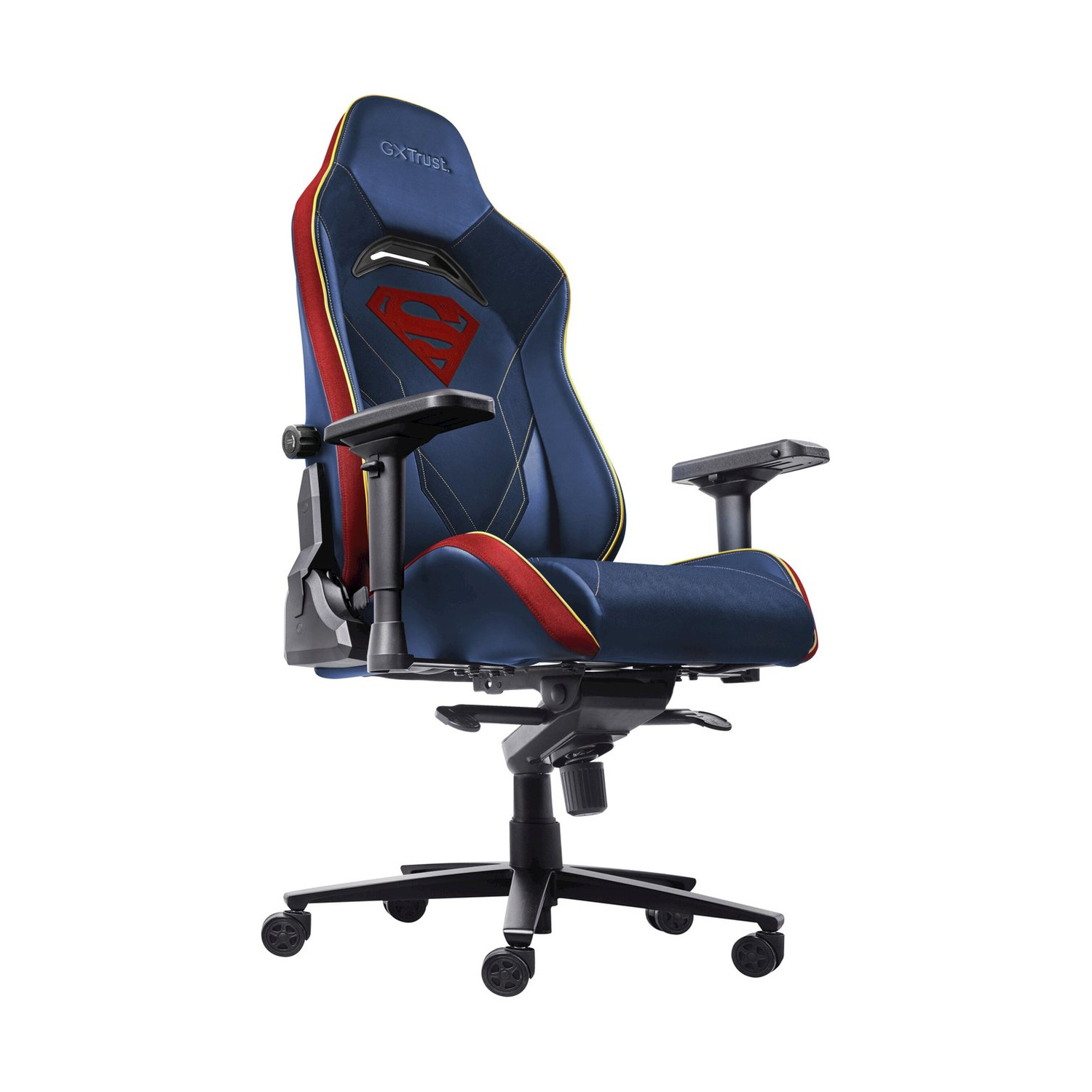 Una sedia da gaming blu con logo Superman, accenti rossi e cuciture gialle.