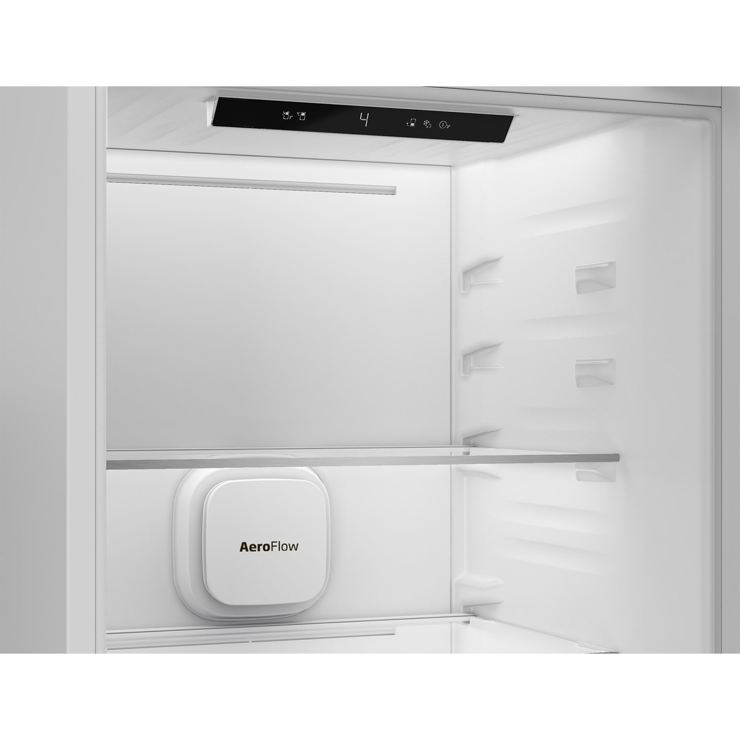 Interno di un frigorifero vuoto con display digitale e filtro AeroFlow.