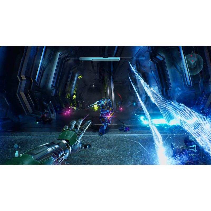 Un jugador con armadura verde lucha contra un oponente azul en un pasillo futurista.