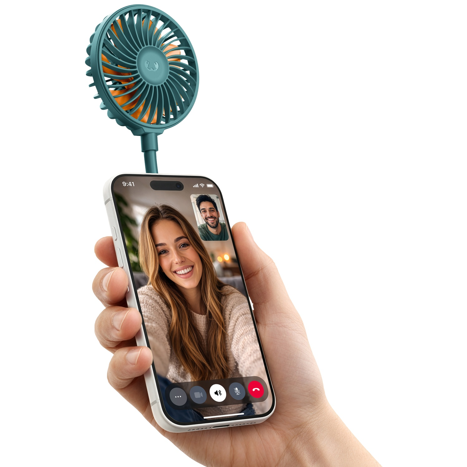 Een smartphone met een kleine ventilator eraan, die een videogesprek toont.