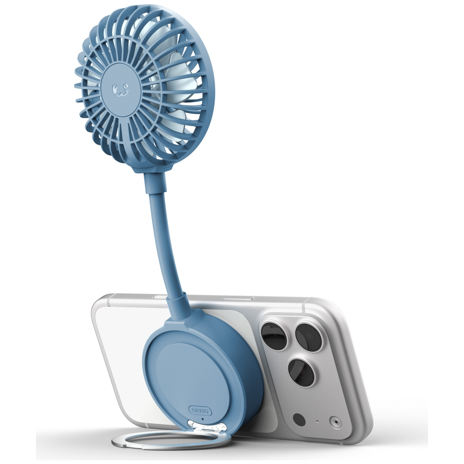 Een blauwe nekventilator is bevestigd aan een iPhone, staand op een witte achtergrond.