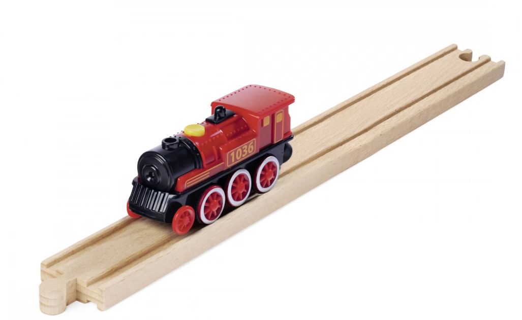 Eine rote Spielzeuglokomotive mit Nummer 1036 fährt auf Holzschienen.