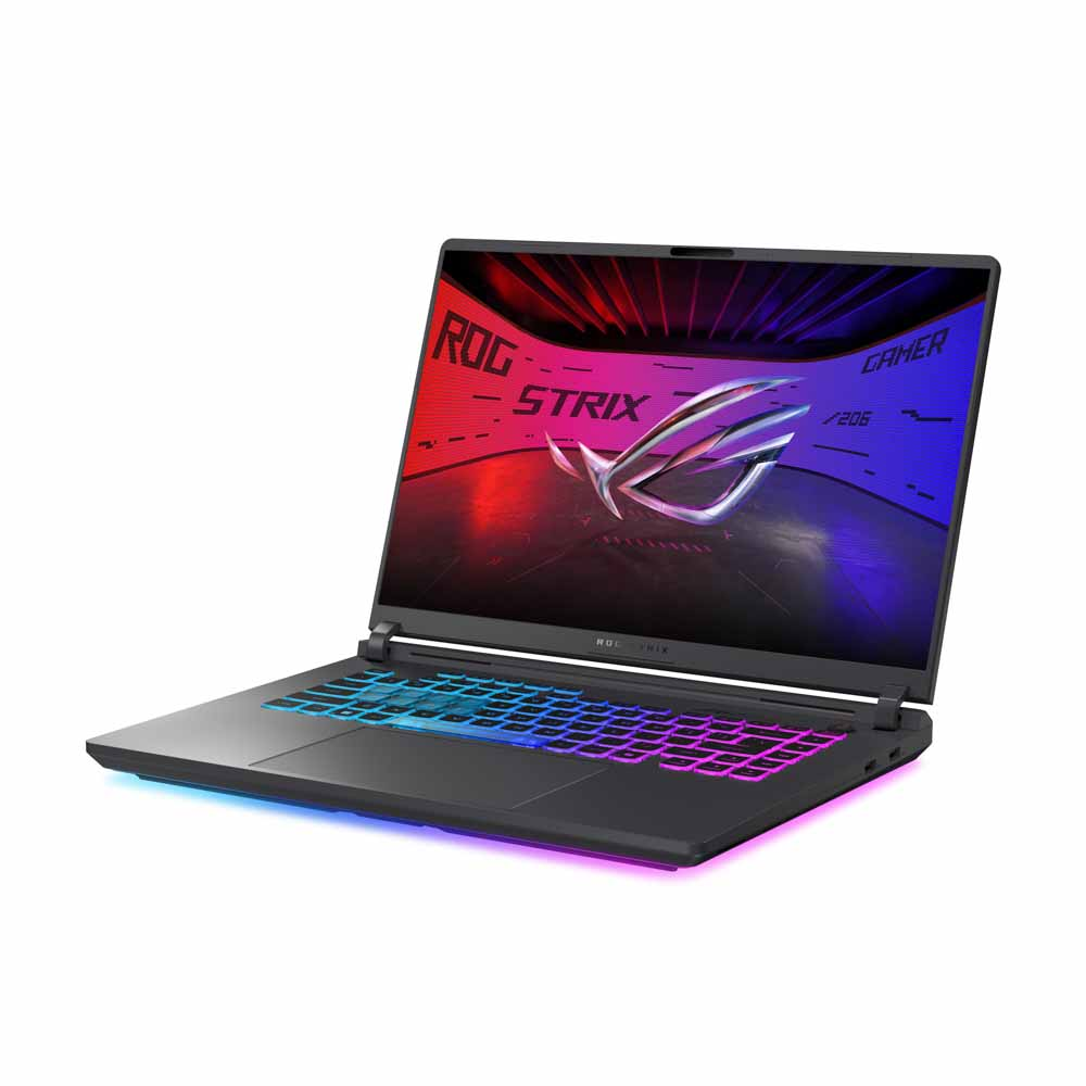 Açık bir dizüstü bilgisayar, beyaz arka plan üzerinde ROG Strix logosunu ve RGB aydınlatmalı klavyeyi gösteriyor.