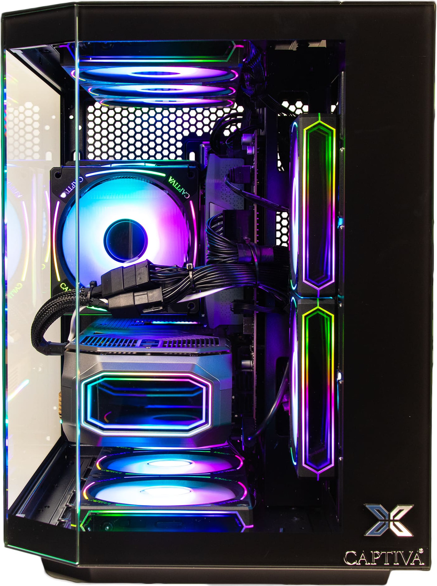 Ein beleuchteter PC-Innenraum mit bunten Lüftern und Komponenten.