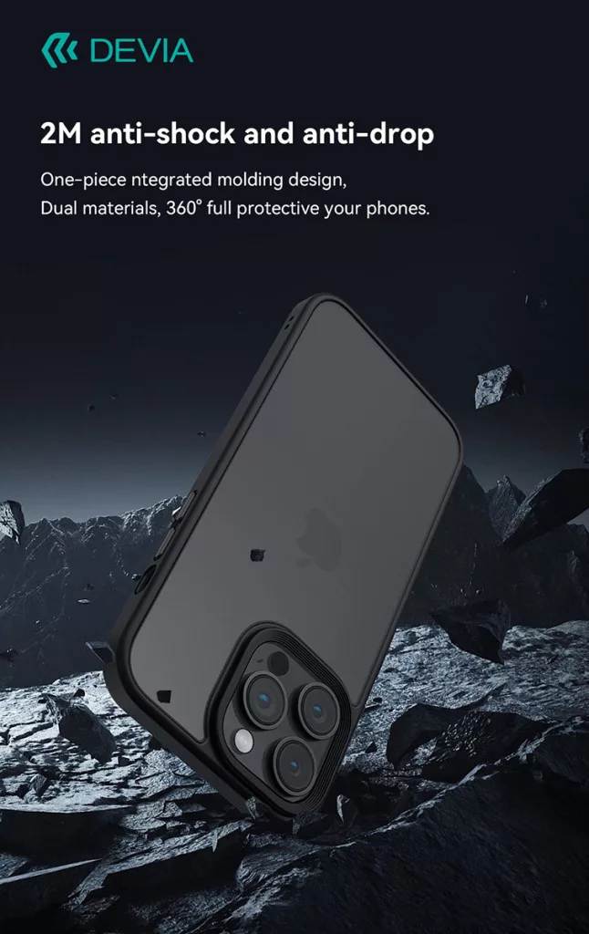 Fekete telefon DEVIA logóval sziklás terepen.