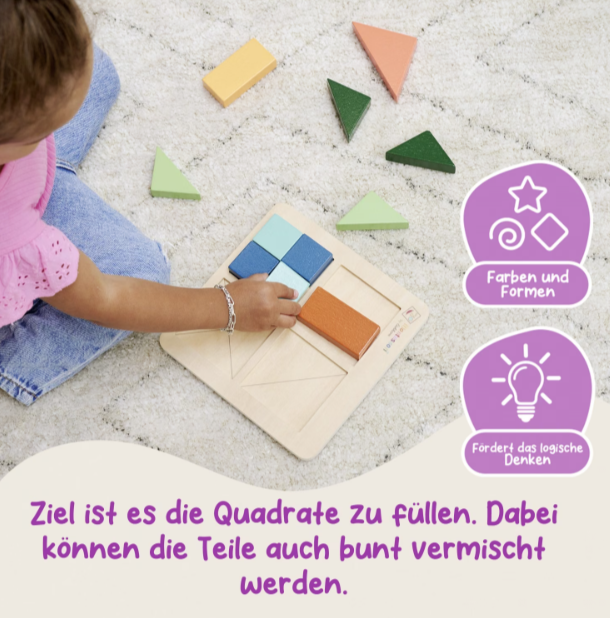 Ein Kind spielt mit Holzbausteinen auf einem Teppich. Formen passen in ein Spielbrett.
