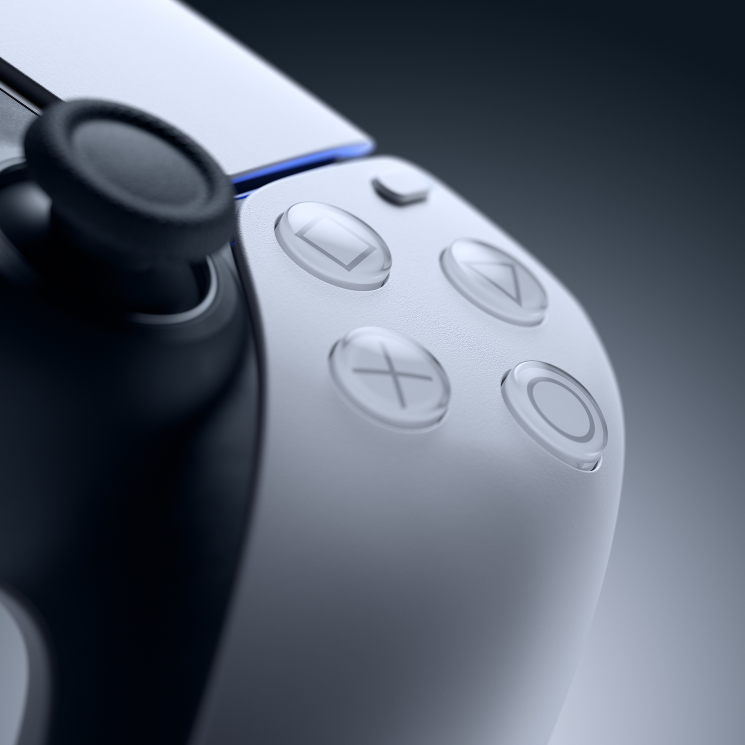 Close-up van een witte controller met blauwe lichtstrip en zwarte knoppen.