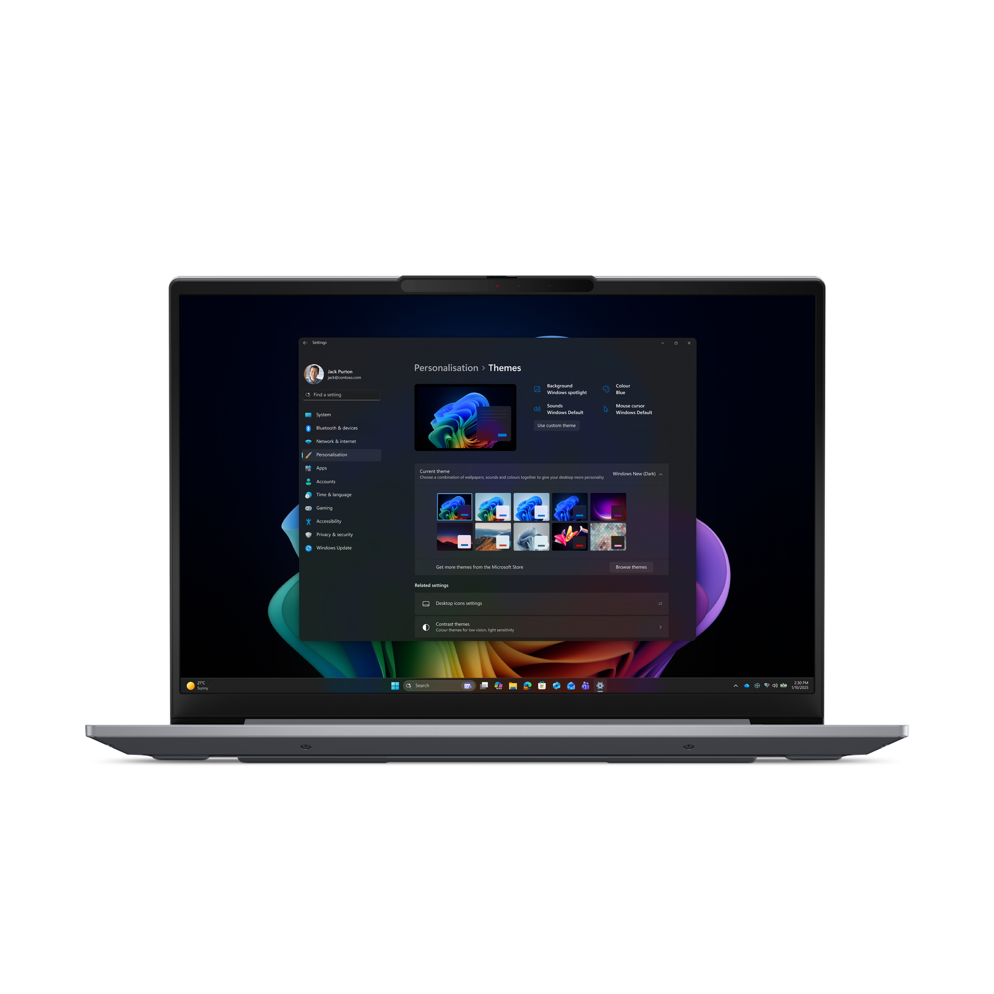 Ein Laptop zeigt das Windows-Einstellungen-Menü mit dem Thema "Personalisierung" an.