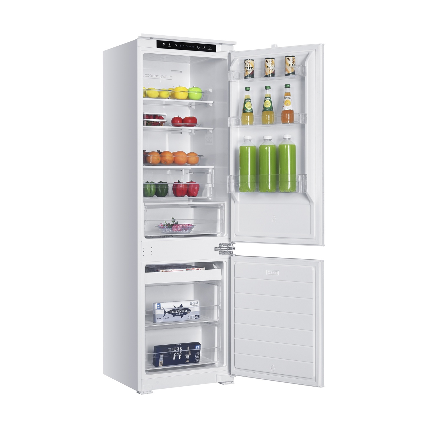 Un frigorifero bianco con porta aperta, fornito di frutta, verdura e bevande.
