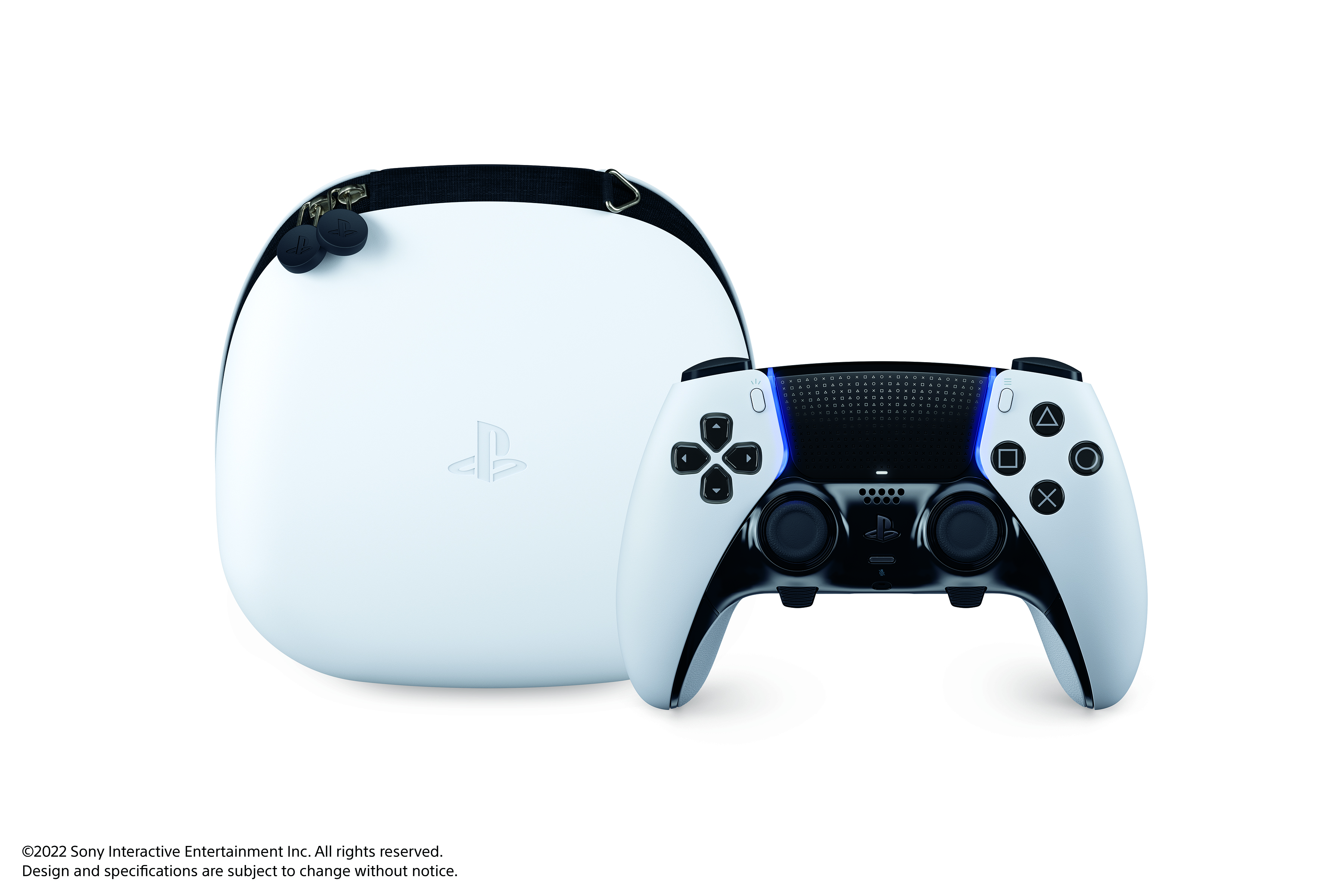 PlayStation logolu beyaz oyun kumandası ve kılıfı.