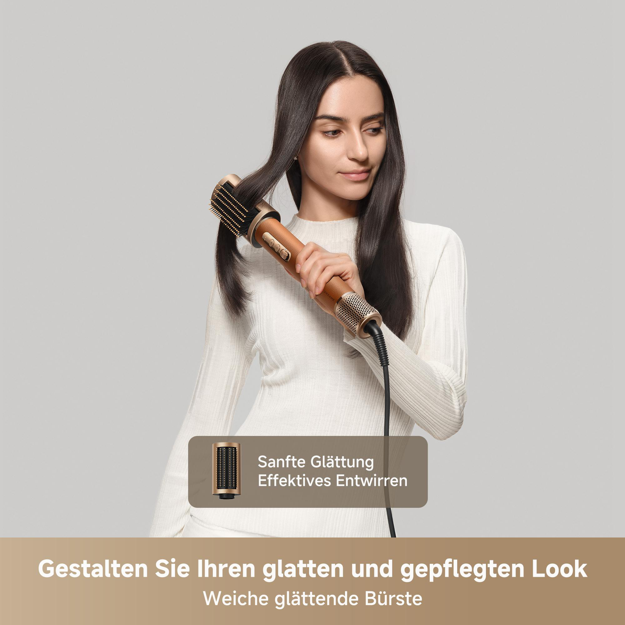 Eine Frau mit dunklen Haaren benutzt einen goldenen und braunen Lockenstab mit Bürstenaufsatz.