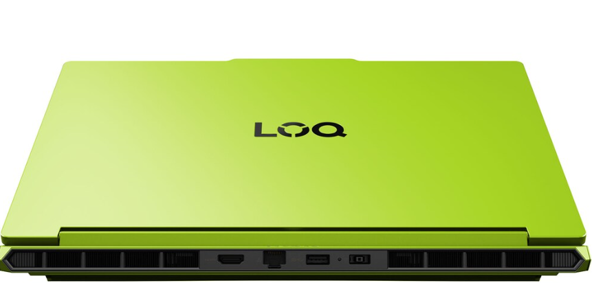 Ein hellgrüner Laptop mit dem Logo "LOQ" auf dem Deckel und Anschlüssen.
