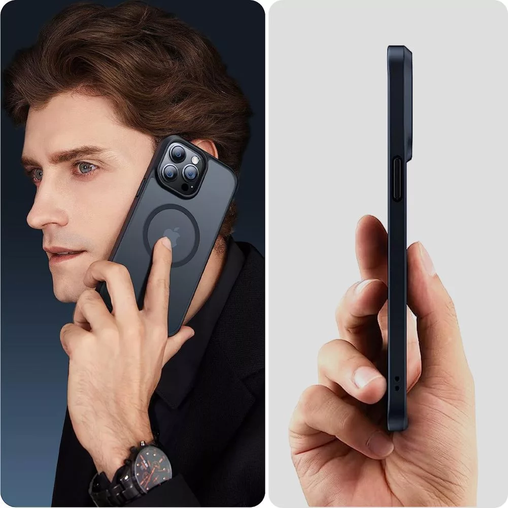 Férfi sötét telefont tart; közelkép egy sötét telefontokot tartó kézről.