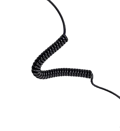 Un cable negro en espiral yace sobre fondo negro.