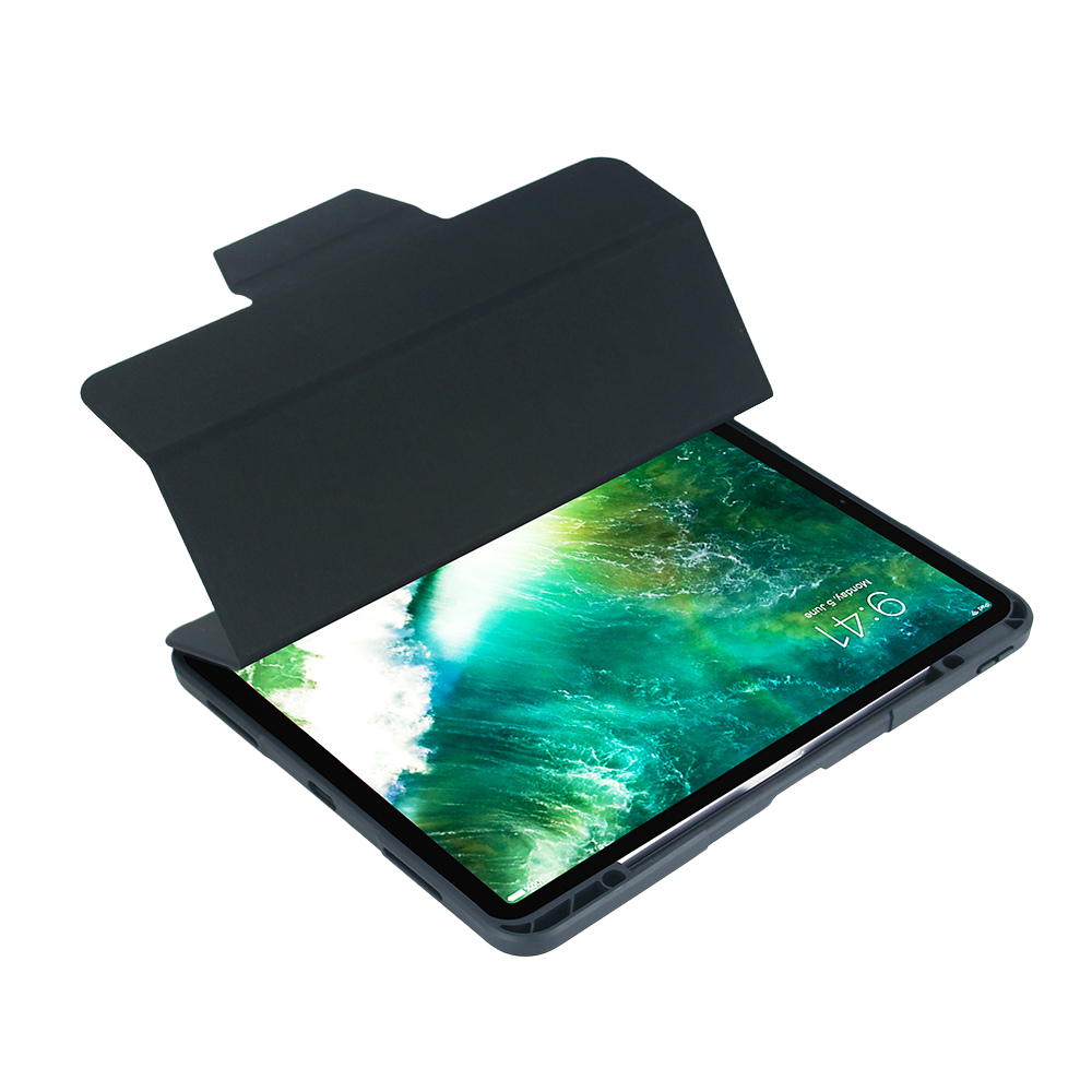 Ein dunkler Tablet-Ständer mit geöffnetem Deckel, der auf einen Bildschirm mit Wellen zeigt.