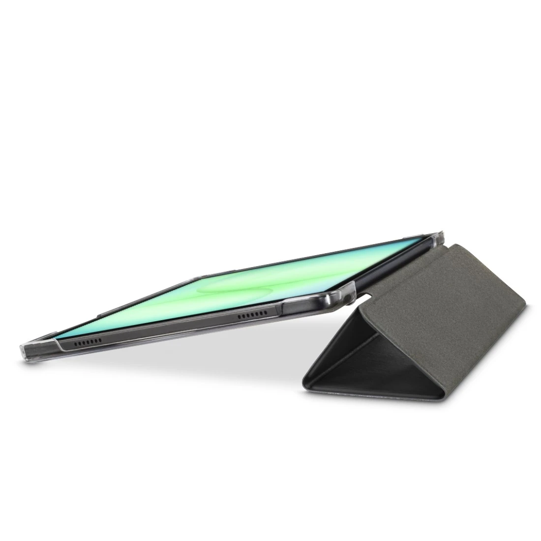 Ein Tablet in einer Hülle wird von einem dunkelgrauen Ständer gehalten.