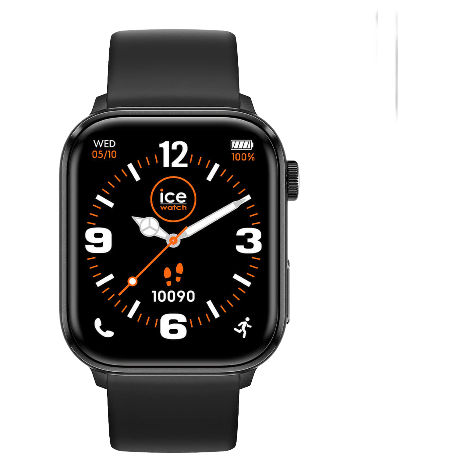 Montre connectée noire avec bracelet noir, affiche heure, date, batterie, pas et icône course.