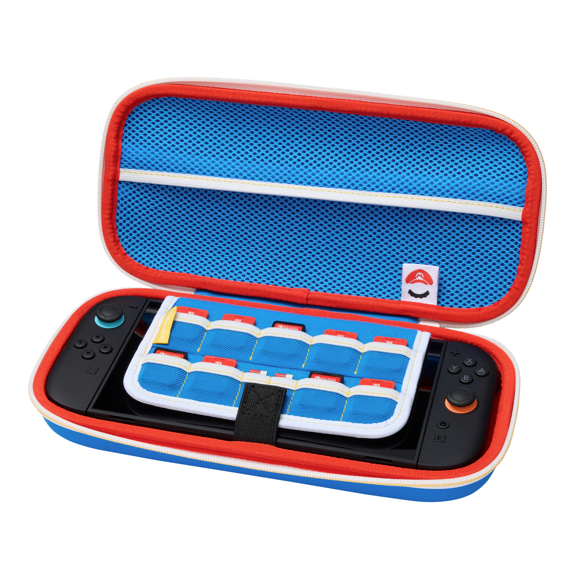 Ein blauer Nintendo Switch Koffer mit Mario-Motiv, geöffnet, zeigt ein Spiel und Speicherkarten.