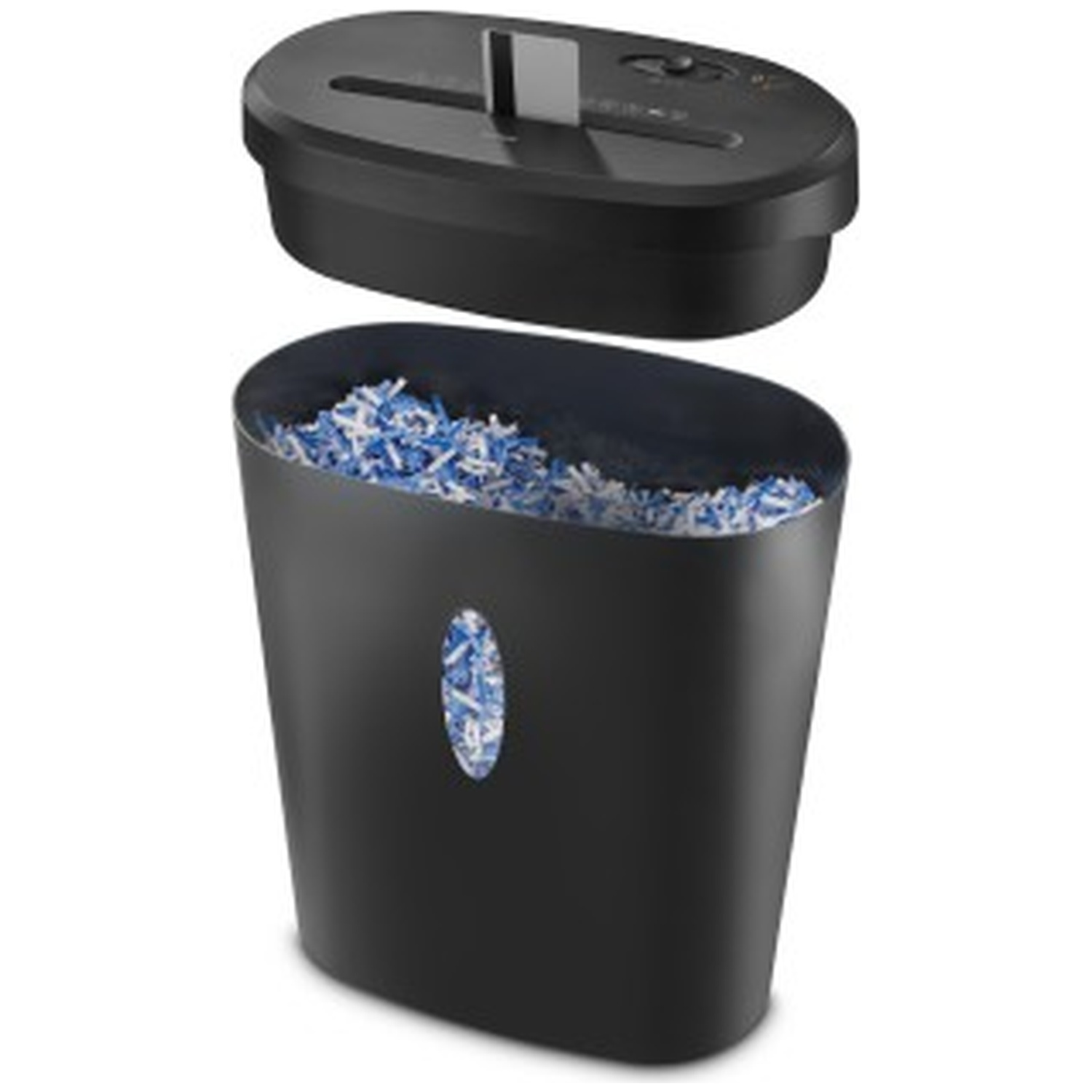 Een zwarte papierversnipperaar met blauw-wit versnipperd papier in de bak.