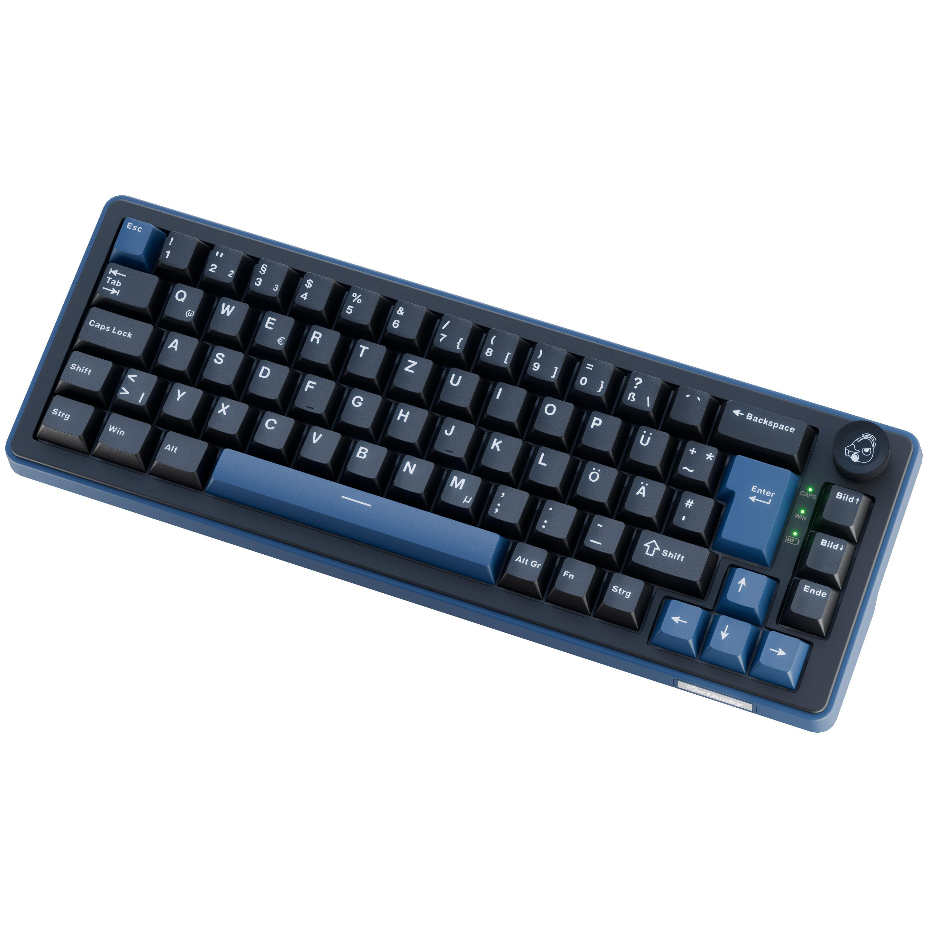 Eine blaue mechanische Tastatur mit schwarzen Tasten auf weißem Hintergrund.