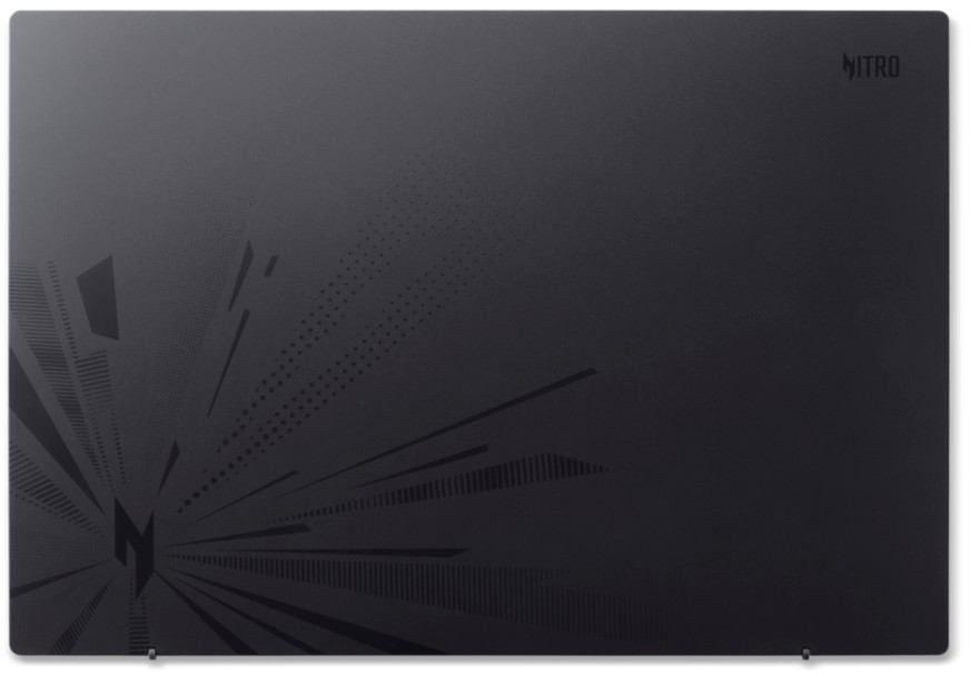 Fekete laptop Nitro logóval és absztrakt dizájnnal a fedélen.
