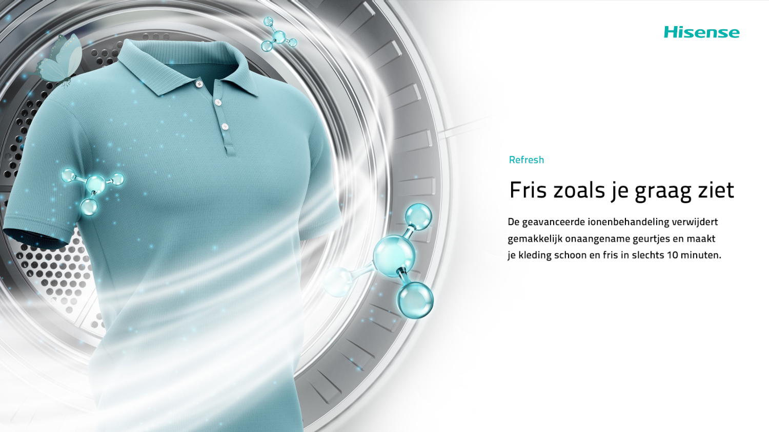 Een lichtblauw poloshirt in een wasmachine met molecuul- en vlindergraphics.