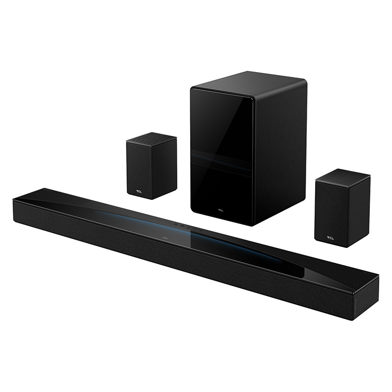 Beyaz arka plan üzerinde siyah bir TCL soundbar, subwoofer ve iki uydu hoparlör.