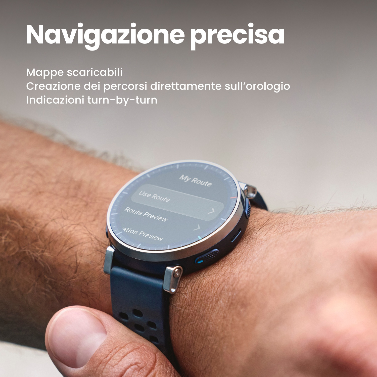 Uno smartwatch mostra opzioni di navigazione come anteprima percorso e indicazioni turn-by-turn.