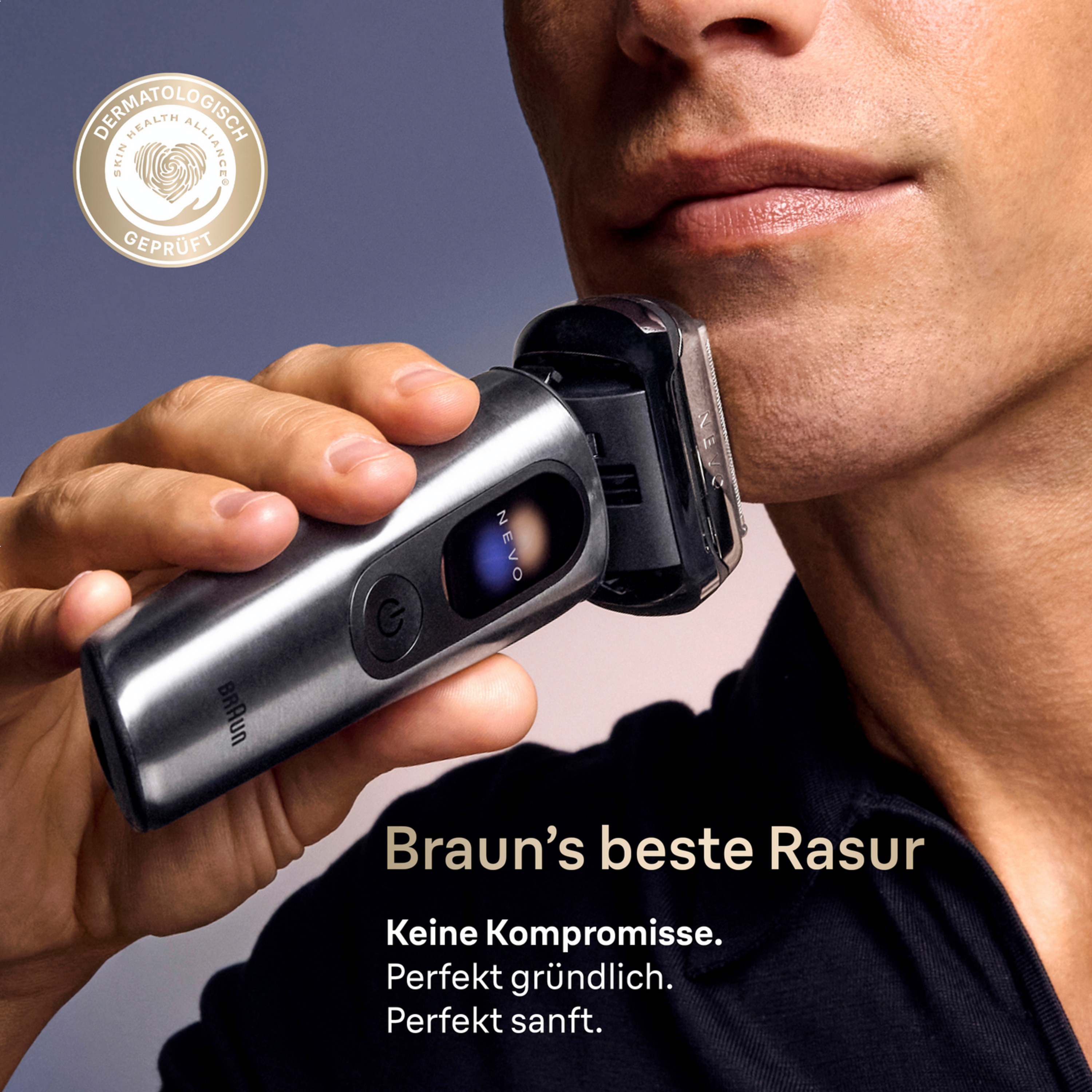 Ein Mann rasiert sich mit einem Braun Rasierer. Dermatologisch geprüft.
