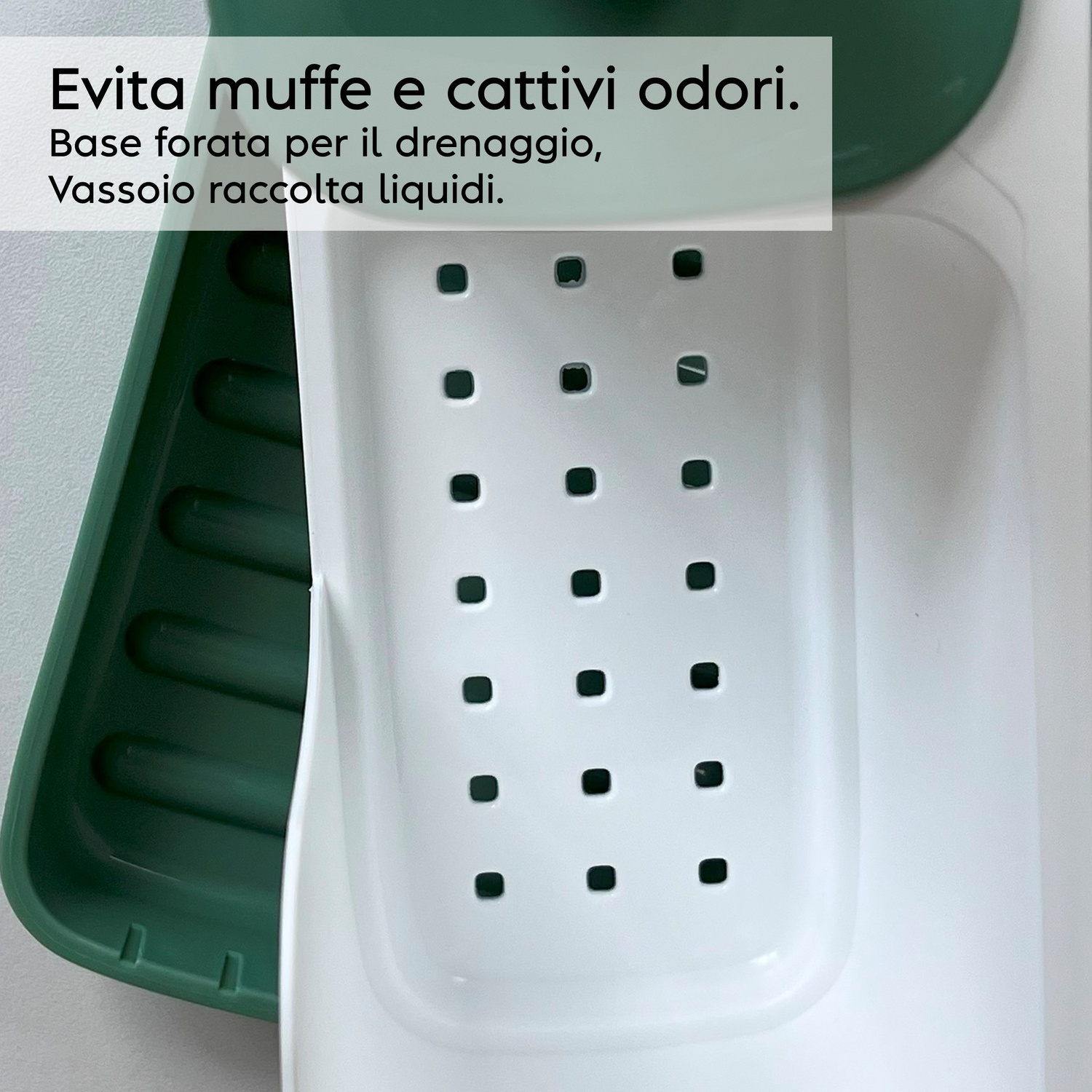 Contenitore verde e bianco con fori per drenaggio e raccolta liquidi.
