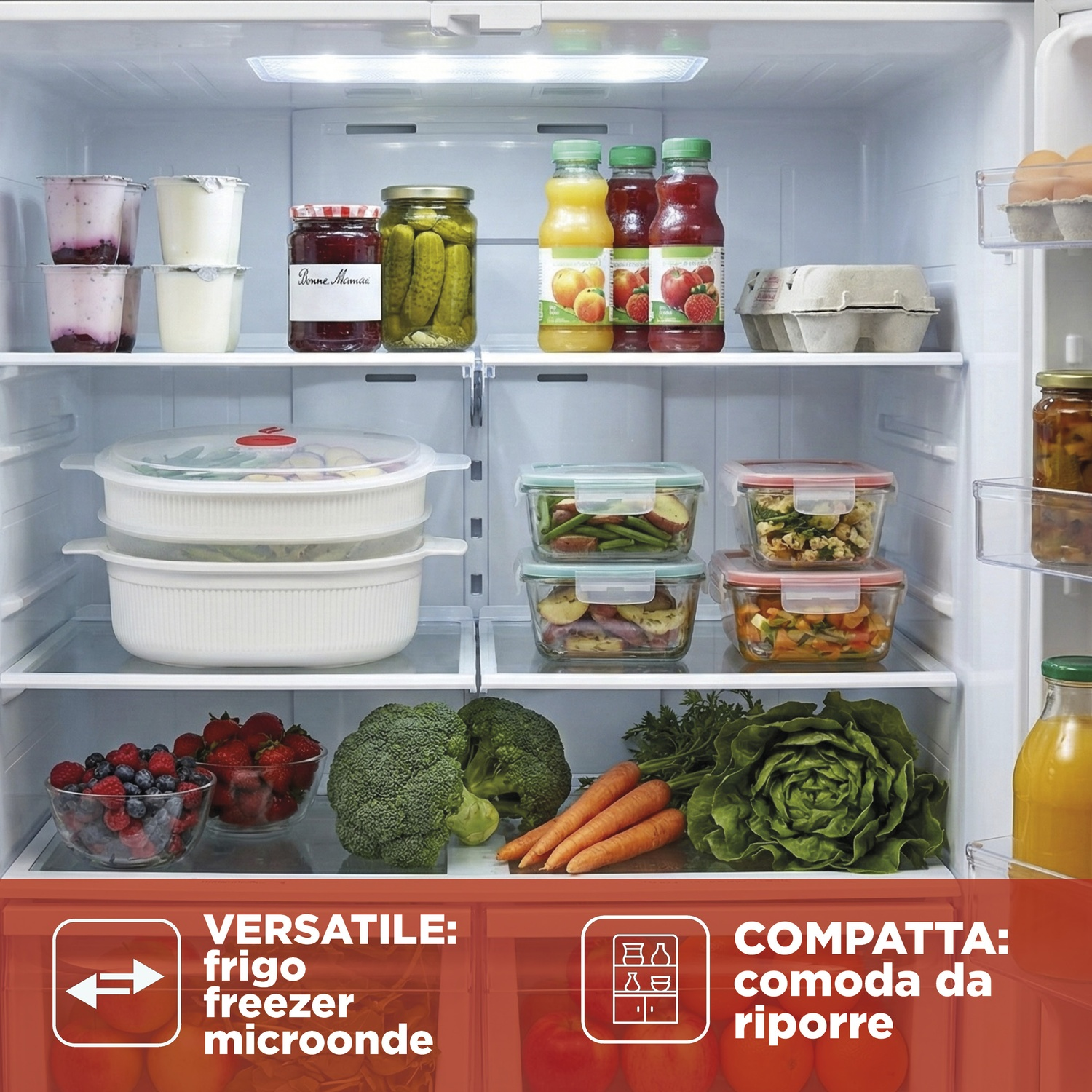 Interno frigorifero con yogurt, marmellata, cetrioli, succo, uova, contenitori e frutta.