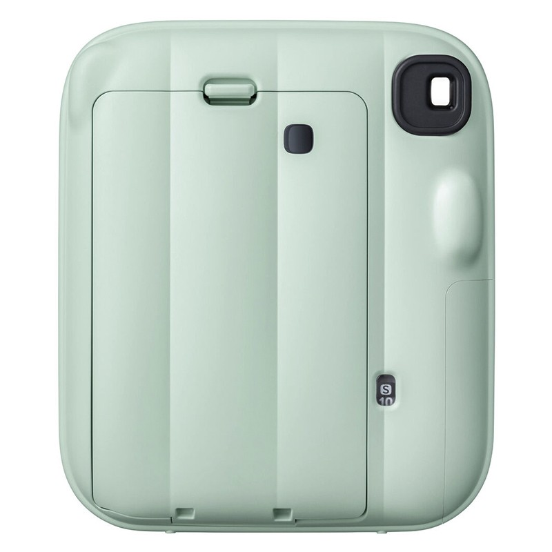 Parte trasera de una cámara instantánea verde claro con rayas verticales y visor.