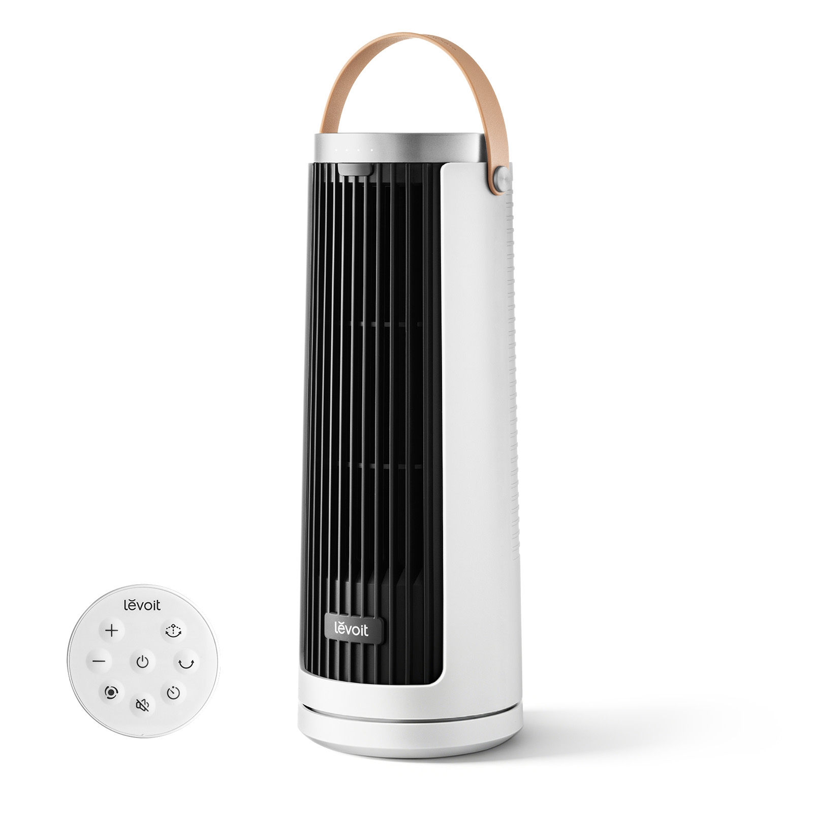 Ein weißer Turmventilator mit schwarzem Lüftungsgitter und einem braunen Griff.