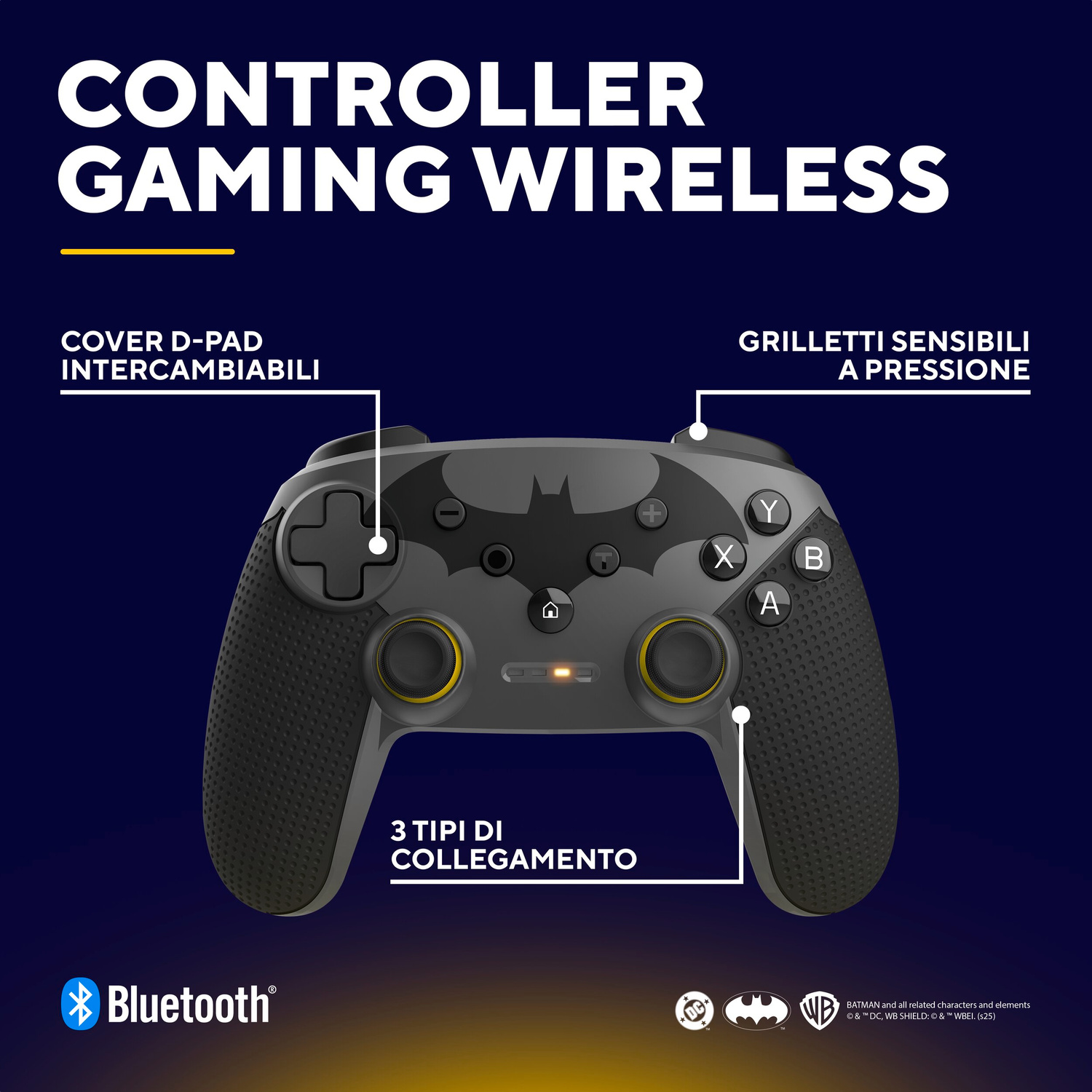 Un controller da gioco wireless nero con logo Batman e accenti gialli.