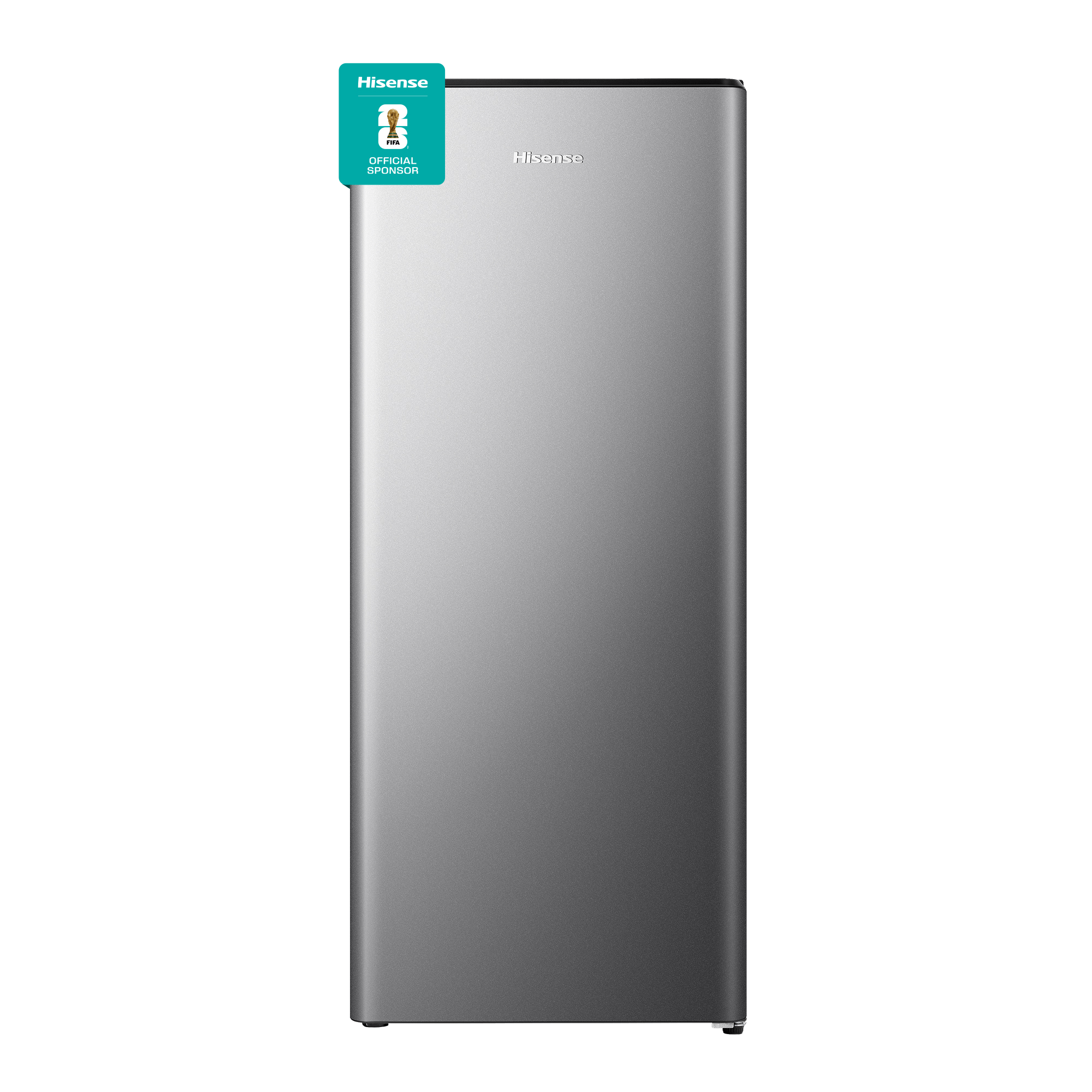 Un refrigerador Hisense plateado con pegatina de patrocinador de la FIFA.