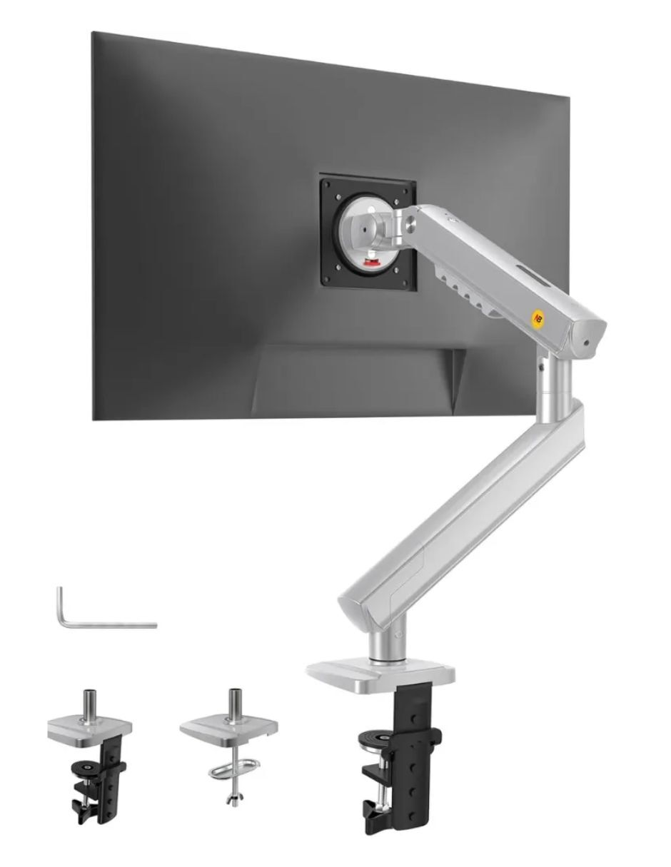 Gümüş monitör kolu siyah bir monitörü tutuyor. Aksesuarlar aşağıda gösterilmiştir.