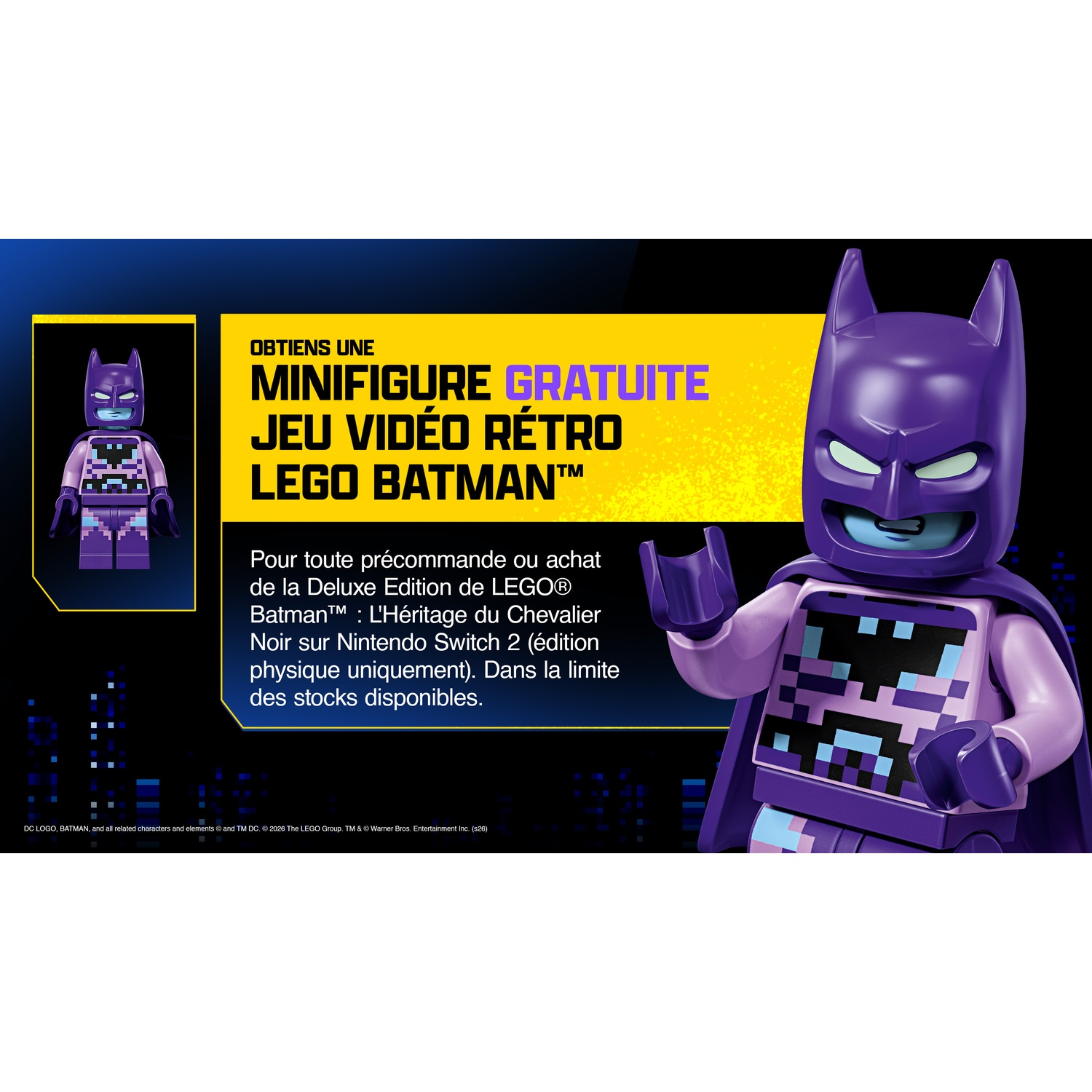 Minifigure LEGO Batman violette à motif pixel. "Minifigure Gratuite" sur fond jaune.