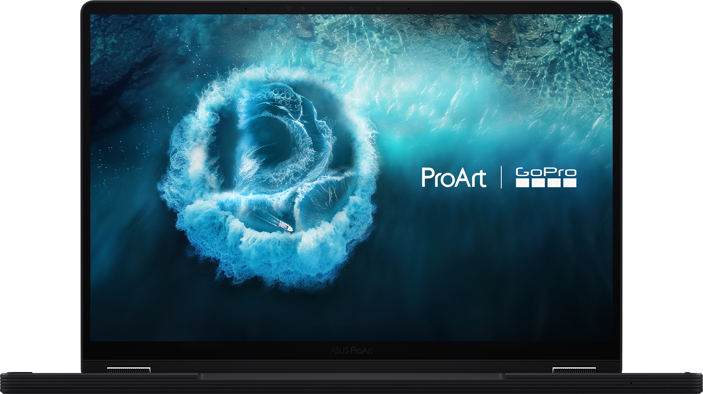 Ein Laptop zeigt eine weisse Welle mit einem Boot und den Logos ProArt und GoPro.