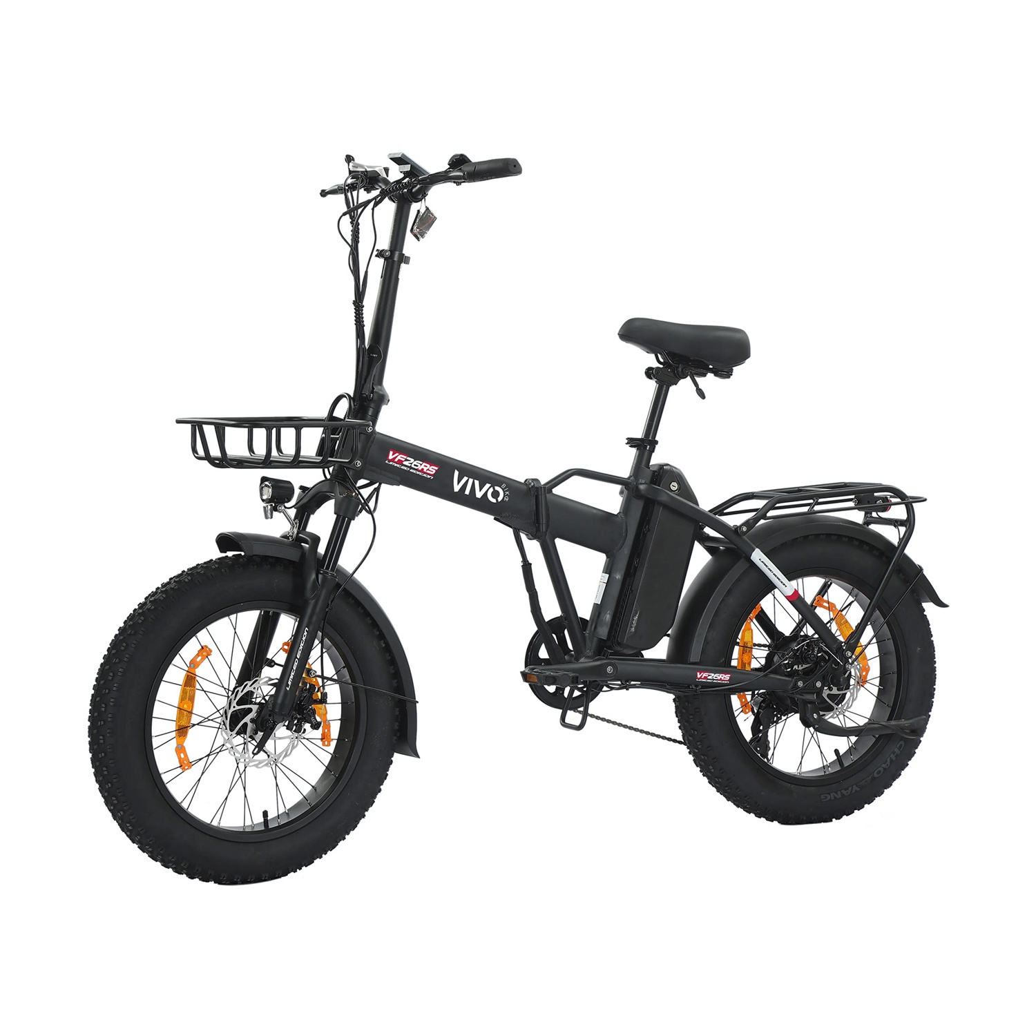 Bici elettrica pieghevole nera con pneumatici larghi, cestino anteriore e portapacchi.