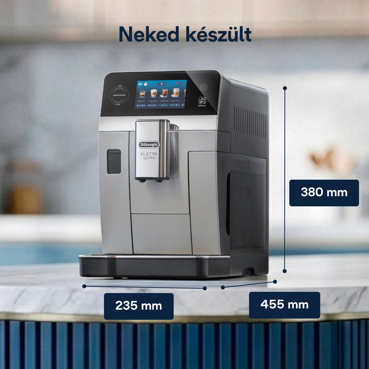DeLonghi kávéfőző érintőképernyővel, méretei: 23,5 x 45,5 x 38 cm.