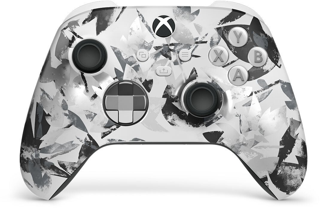 Kontroler Xbox z czarno-białym abstrakcyjnym wzorem kształtów i linii.