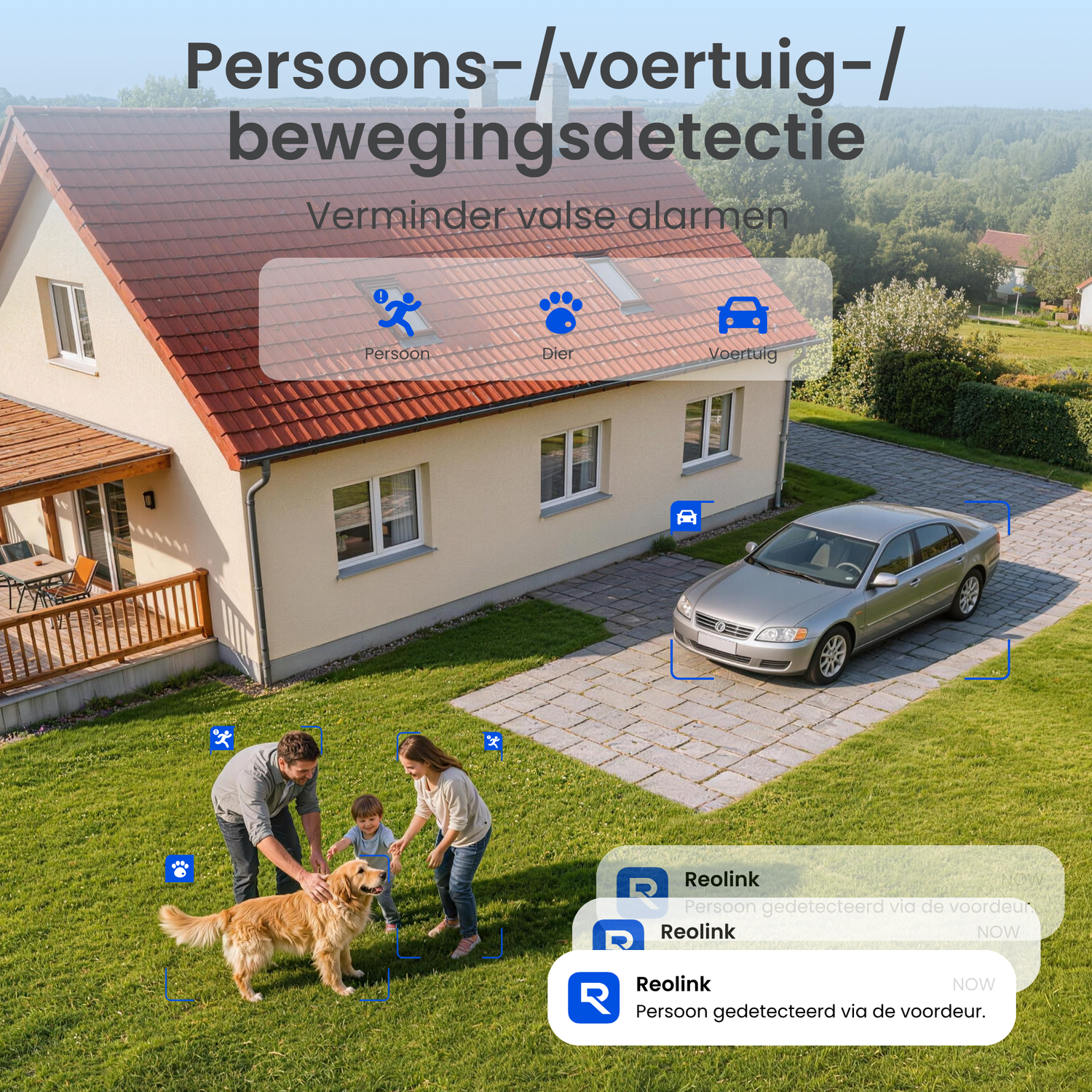 Famille et chien dans jardin, voiture sur allée, maison avec toit.